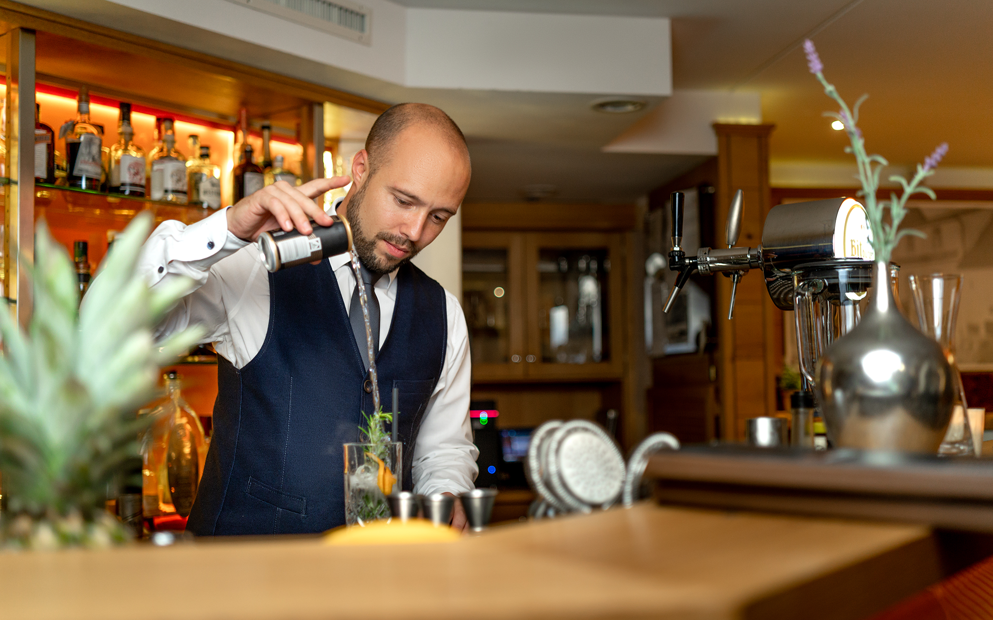 Michels Pittichs Bar für einen perfekten letzten Abend im Wellnessurlaub in der Eifel