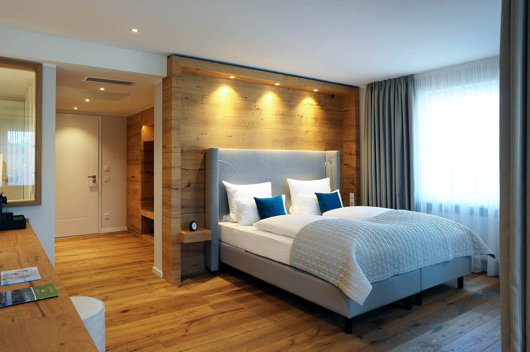 Gemeinsamer Fahrradurlaub durch die Eifel mit dem bezaubernden Doppelzimmer MaarTraum des Michels Wohlfühlhotel