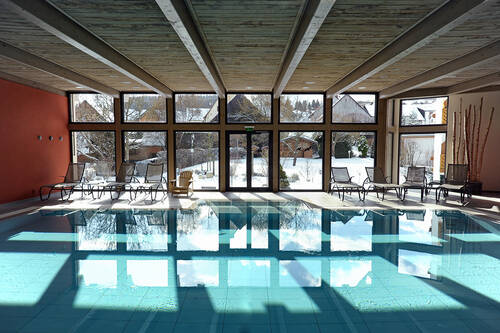 Michels VitalQuell Wellnessbereich mit Blick in die Eifel