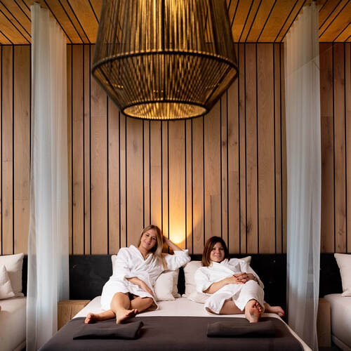 Großes Ruhebett im Spa & Wellnessbereich VitalQuell des Michels Wohlfühlhotel in der Eifel