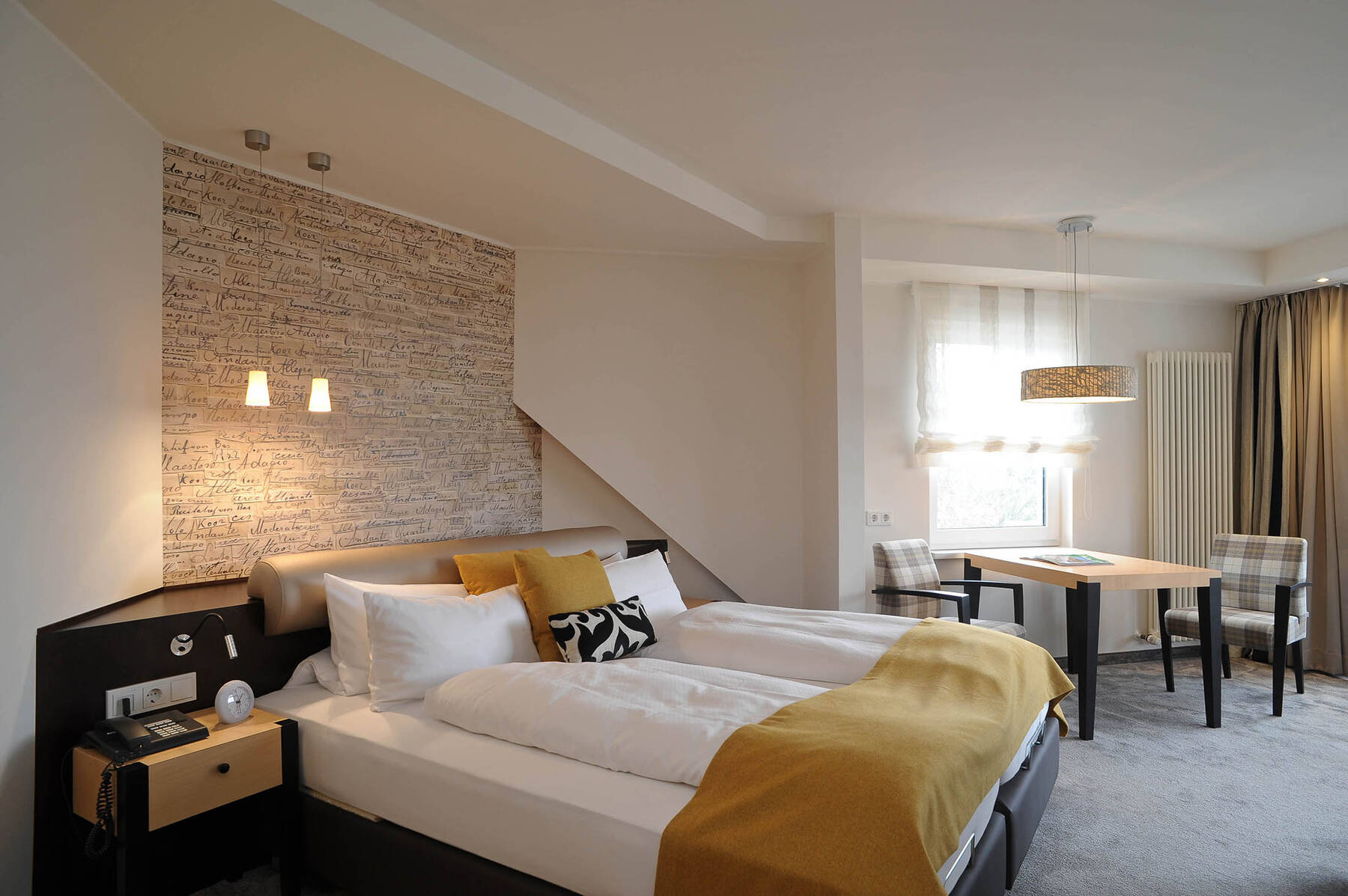 Modernes Doppelzimmer mit Balkon für Wellness & Erholung pur im Wellneshotel Michels