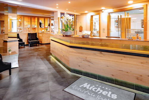 Rezeption im 4 Sterne Superior Michels Hotel