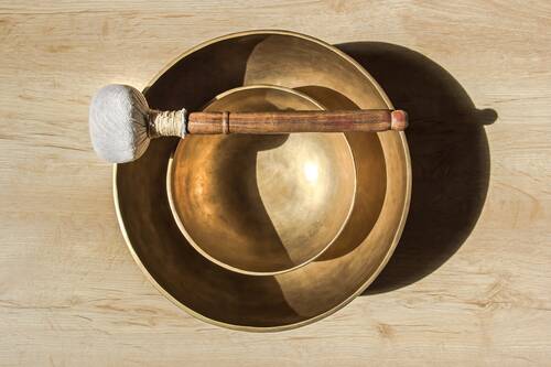 singing bowl, racket, therapy, top, mental, painkiller, modern, design, ground, style, recovery, texture, hospital, vibration, health, lifestyle, wood, brown health, brown hospital, brown therapy, singing bowl, singing bowl, singing bowl, singing bowl, singing bowl